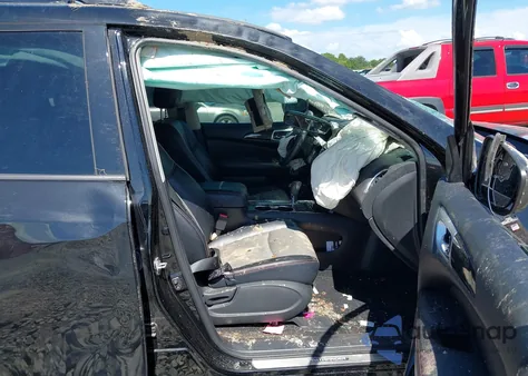 2019 Nissan Pathfinder Sv z USA, uszkodzony, nr VIN 5N1DR2MN7KC627509